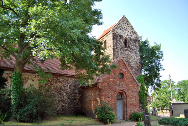 Bild vergrößern: Die Sptromanische Kirche von Kckern