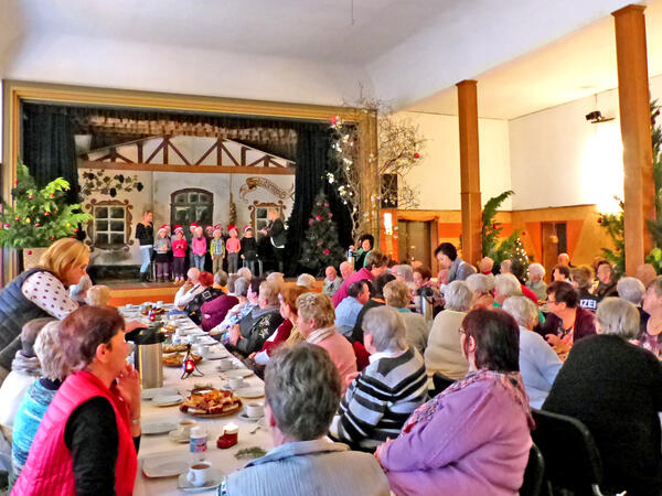 Bild vergrößern: Senioren-Weihnachtsfeier in Brehna