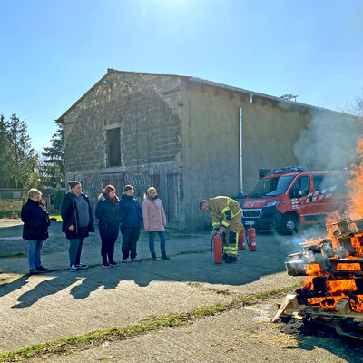 Bild vergrößern: Dann ging es nochmal um die verschiedenen Feuerlöscharten.