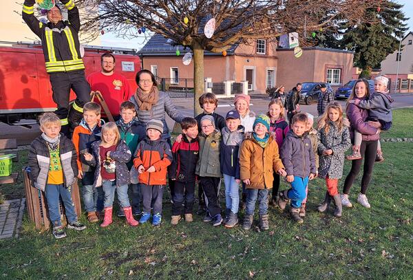Osterbaumaktion der Kinder- und Jugendfeuerwehr Petersroda