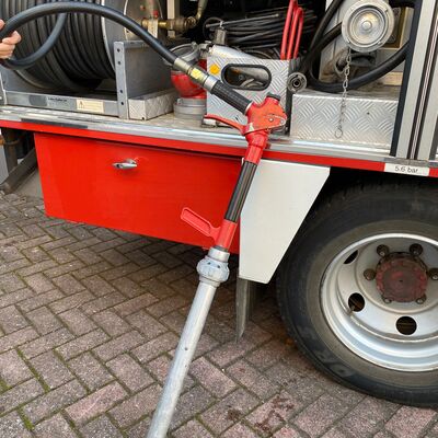Bild vergrößern: Feuerwehr Heideloh - Mit dieser Spritze kann ein Schnellangriff mit Schwerschaum durchgeführt werden. Das ist bspw. bei Autobränden der Fall.