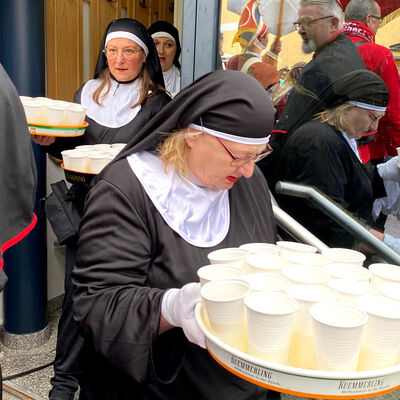 Bild vergrößern: Impression von der Schlüsselübergabe am 11.11. um 11:11 Uhr am Rathaus Sandersdorf-Brehna 2023