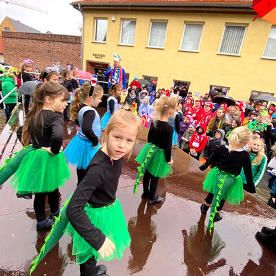 Bild vergrößern: Impression von der Schlüsselübergabe am 11.11. um 11:11 Uhr am Rathaus Sandersdorf-Brehna 2023