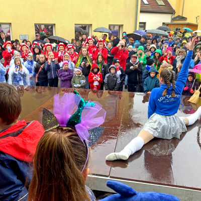 Bild vergrößern: Impression von der Schlüsselübergabe am 11.11. um 11:11 Uhr am Rathaus Sandersdorf-Brehna 2023