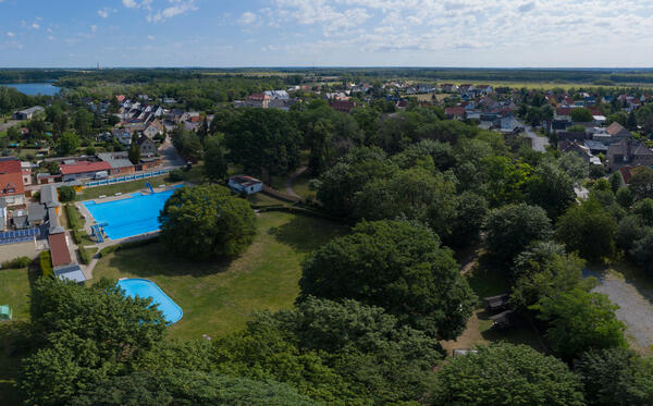 Das Volksbad Roitzsch / Willkommen in der Stadt SandersdorfBrehna