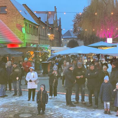 Bild vergrößern: Eröffnungsimpressionen vom Weihnachtsmarkt Sandersdorf-Brehna 2024