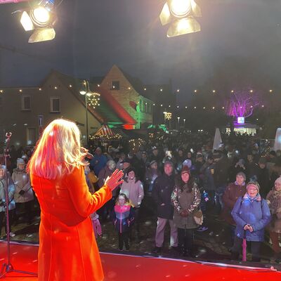 Bild vergrößern: Sonntag auf dem Weihnachtsmarkt 2023 in Sandersdorf-Brehna