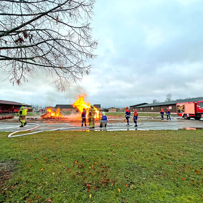 Bild vergrößern: Berufsfeuerwehr Wochenende der Jugendfeuerwehr Roitzsch