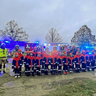 Bild vergrößern: Berufsfeuerwehr Wochenende der Jugendfeuerwehr Roitzsch