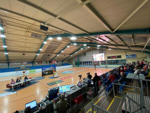 Die Einwohnerversammlung fand in der Ballsporthalle Sandersdorf statt.