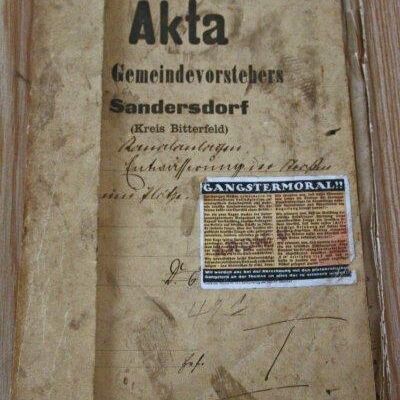 Stadtgeschichtliche Dokumente werden verwahrt im Stadtarchiv