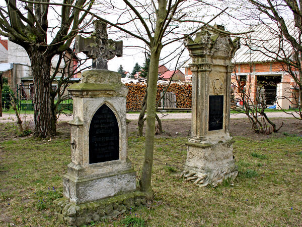 Bild vergrößern: Die Historischen Grabsteine in Heideloh