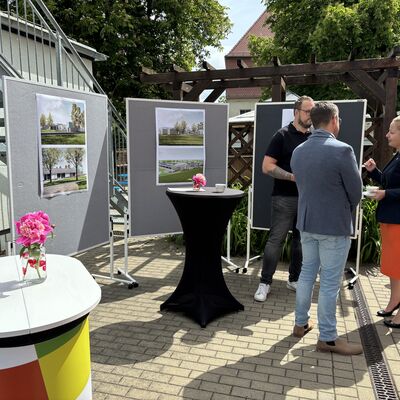 Bild vergrößern: Impressionen von der Übergabe des Fördermittelbescheids