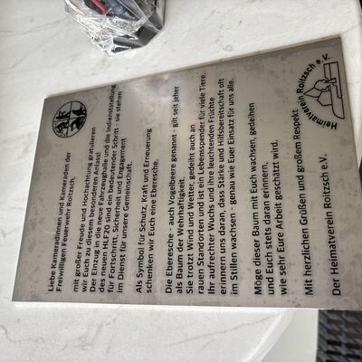 Bild vergrößern: Impression zur feierlichen Schlüsselübergabe der Fahrzeughalle Roitzsch und des HLF 20