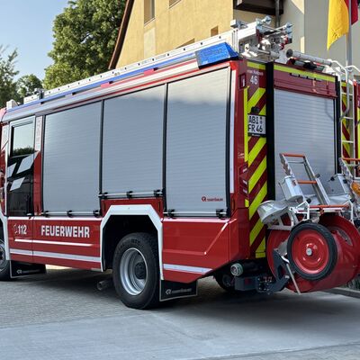 Bild vergrößern: Impression zur feierlichen Schlüsselübergabe der Fahrzeughalle Roitzsch und des HLF 20