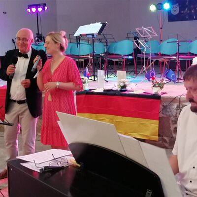 Bild vergrößern: Einlagen_Chor3