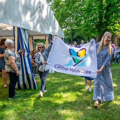 Bild vergrößern: Flaggenlauf2