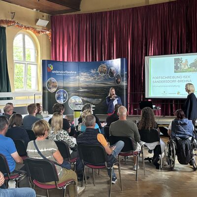 Bild vergrößern: Impressionen von der ISEK Bürgerveranstaltung am 5. August 2025 in Zscherndorf