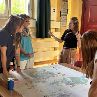 Bild vergrößern: Impressionen von der ISEK Bürgerveranstaltung am 5. August 2025 in Zscherndorf