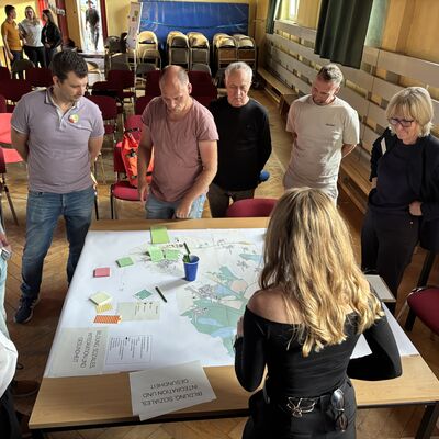 Bild vergrößern: Impressionen von der ISEK Bürgerveranstaltung am 5. August 2025 in Zscherndorf