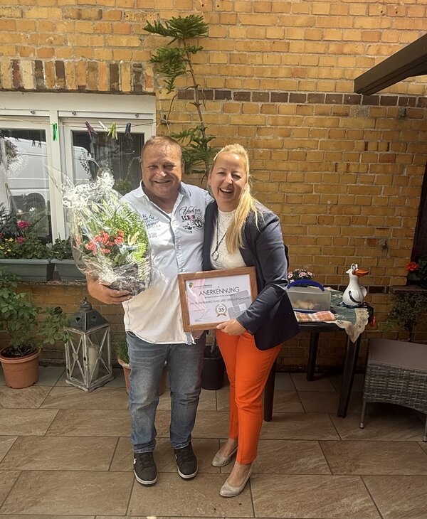 Uwe Blankenburg und Bürgermeisterin Steffi Syska