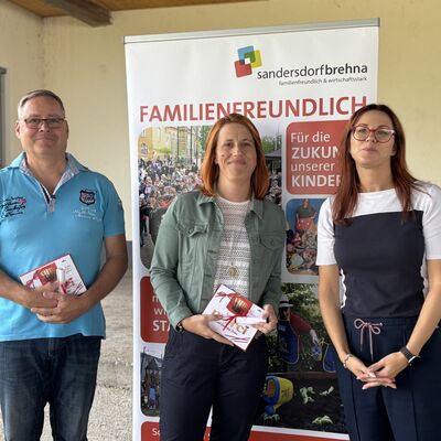 Bild vergr&ouml;&szlig;ern: Frau Drefs und Herr Joswiak (Kita Sonnenschein): &raquo;Herr Joswiak ist schon ewig dabei - im besten Sinne!, Frau Drefs ist in der zweiten Wahlperiode - beide sind sehr engagiert, sehr sachlich und haben zur Qualit&auml;tssteigerung beigetragen."