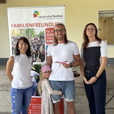 Bild vergr&ouml;&szlig;ern: Herr Felkl (Kita Max und Moritz): &raquo;Seit 2013 von Anfang an dabei - schade, dass er nun aufh&ouml;rt. Hat Einzel- und Gruppengespr&auml;che gef&uuml;hrt, auch als Kollege vom Jugendamt sehr hilfreich, z. B. bei Hinweisen bei intransparenter Kommunikation."