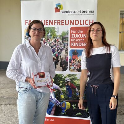 Bild vergr&ouml;&szlig;ern: Frau Quinque (Hort Zscherndorf) &raquo;Auch schon lange dabei - immer engagiert und zuverl&auml;ssig. Vielen Dank&laquo;