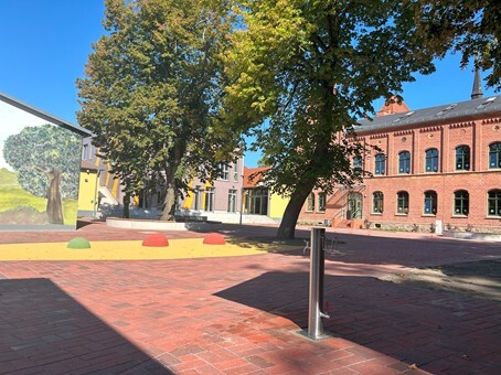 Außenanlagen für Hort und Grundschule Pestalozzi - Bild 1
