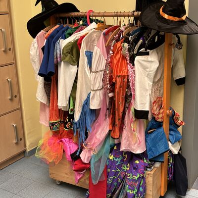 Bild vergr&ouml;&szlig;ern: Die Kost&uuml;me der Kinder.