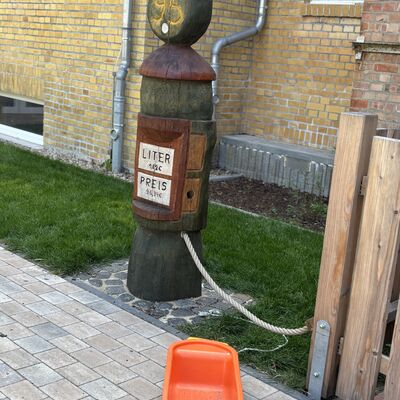 Bild vergr&ouml;&szlig;ern: Die Spieltanks&auml;ule "95".