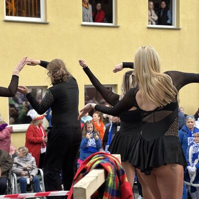 Bild vergrößern: Schlüsselübergabe am 11.11 2025 am Rathaus Sandersdorf
