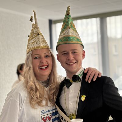 Bild vergrößern: Schlüsselübergabe am 11.11 2025 am Rathaus Sandersdorf