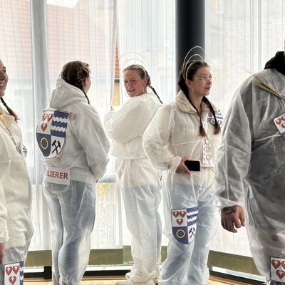 Bild vergrößern: Schlüsselübergabe am 11.11 2025 am Rathaus Sandersdorf