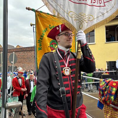 Bild vergrößern: Schlüsselübergabe am 11.11 2025 am Rathaus Sandersdorf