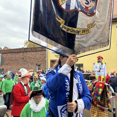 Bild vergrößern: Schlüsselübergabe am 11.11 2025 am Rathaus Sandersdorf