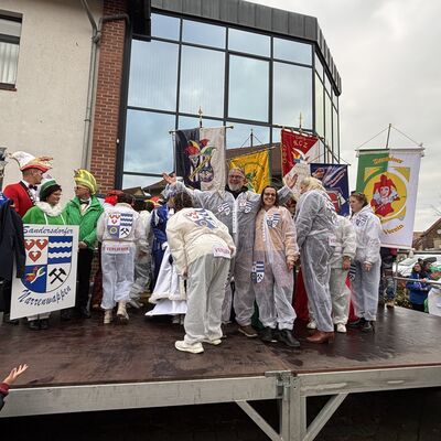 Bild vergrößern: Schlüsselübergabe am 11.11 2025 am Rathaus Sandersdorf