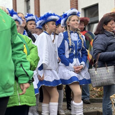 Bild vergrößern: Schlüsselübergabe am 11.11 2025 am Rathaus Sandersdorf