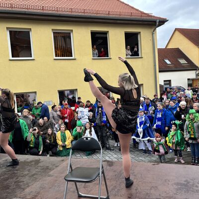 Bild vergrößern: Schlüsselübergabe am 11.11 2025 am Rathaus Sandersdorf