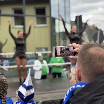 Bild vergrößern: Schlüsselübergabe am 11.11 2025 am Rathaus Sandersdorf