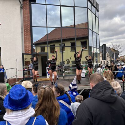 Bild vergrößern: Schlüsselübergabe am 11.11 2025 am Rathaus Sandersdorf