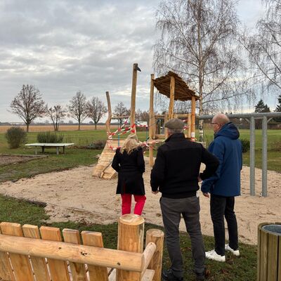 Bild vergr&ouml;&szlig;ern: Neuer Spielturm in Beyersdorf er&ouml;ffnet (November 2025)