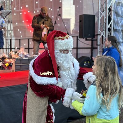 Bild vergr&ouml;&szlig;ern: Impression vom Weihnachtsmarkt 2025 in Sandersdorf