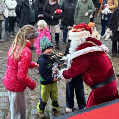 Bild vergr&ouml;&szlig;ern: Impression vom Weihnachtsmarkt 2025 in Sandersdorf