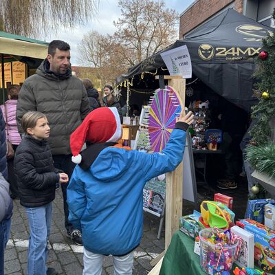 Bild vergr&ouml;&szlig;ern: Impression vom Weihnachtsmarkt 2025 in Sandersdorf