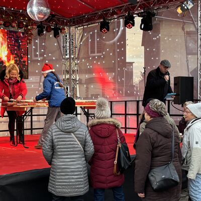 Bild vergr&ouml;&szlig;ern: Impression vom Weihnachtsmarkt Sandersdorf-Brehna 2025