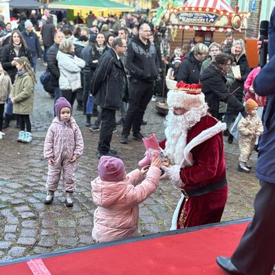 Bild vergr&ouml;&szlig;ern: Impression vom Weihnachtsmarkt Sandersdorf 2025