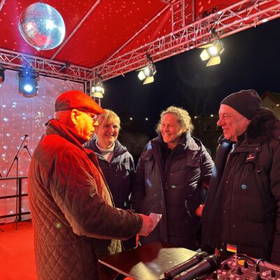 Bild vergr&ouml;&szlig;ern: Impression vom Weihnachtsmarkt Sandersdorf 2025