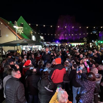 Bild vergr&ouml;&szlig;ern: Impression vom Weihnachtsmarkt Sandersdorf 2025