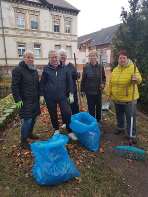 Bild vergr&ouml;&szlig;ern: Herbstputz Heideloh 1/2 Bild